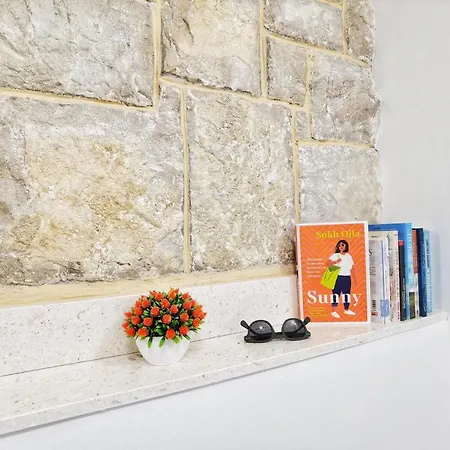 Missia - Cosy In Perfect Location *